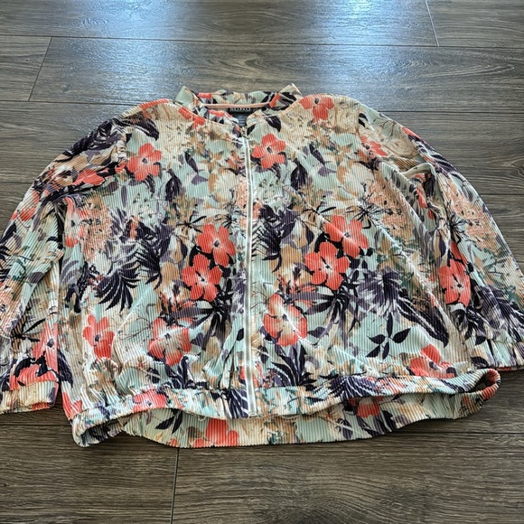 Jacket - Picture 4 of 6